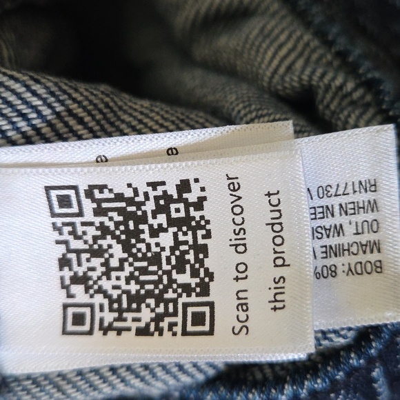 Universal Thread Dark Blue Jean Shorts NWT - Picture 7 of 12